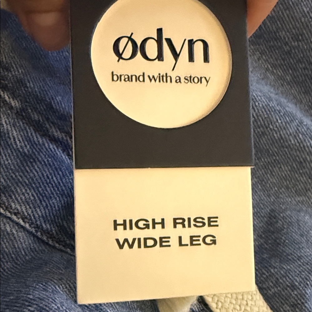 High-Rise Wide Leg Drawstring Jeans in Light Blue - Picture 5 of 5